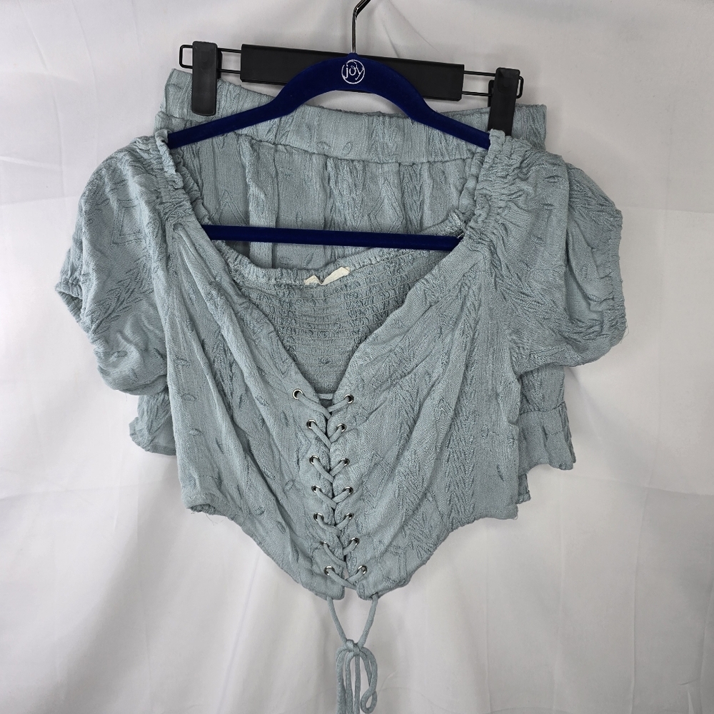 Illa Illa 2-piece Set Shorts and Crop Top Size Large